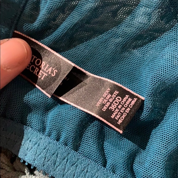Victoria Secret Bra - Picture 2 of 2